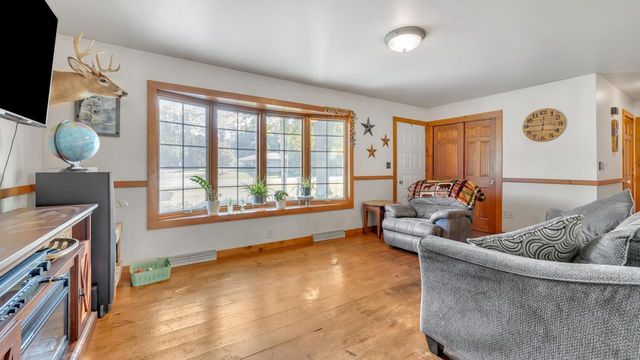 1436 W Washington AVENUE, Cleveland, WI 53015