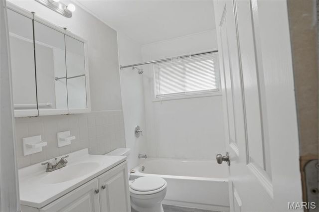 1112 Rhea Avenue, St Louis, MO 63138