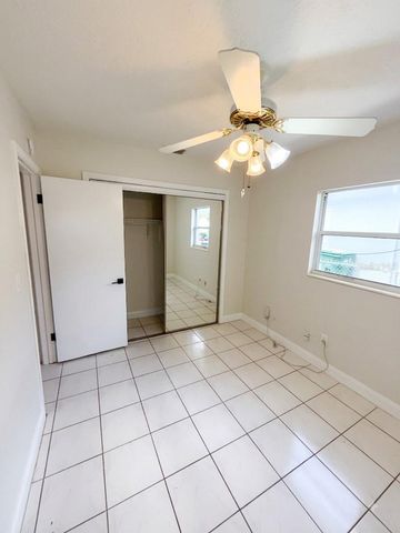 2119 W HENRY AVENUE, Tampa, FL 33603