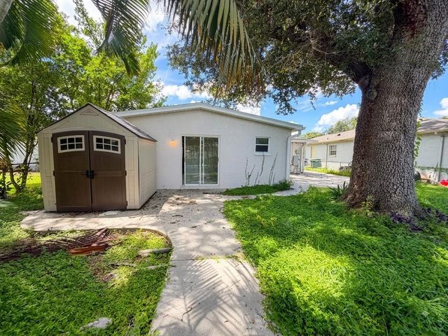 2119 W HENRY AVENUE, Tampa, FL 33603