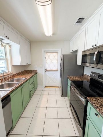 2119 W HENRY AVENUE, Tampa, FL 33603