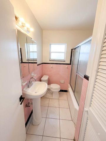 2119 W HENRY AVENUE, Tampa, FL 33603