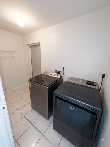 2119 W HENRY AVENUE, Tampa, FL 33603