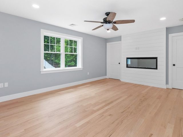 113 Warwick Avenue, Waltham, MA 02452
