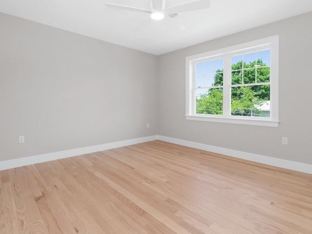 113 Warwick Avenue, Waltham, MA 02452