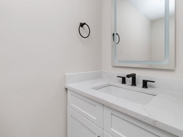 113 Warwick Avenue, Waltham, MA 02452