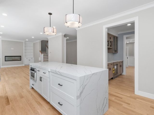 113 Warwick Avenue, Waltham, MA 02452