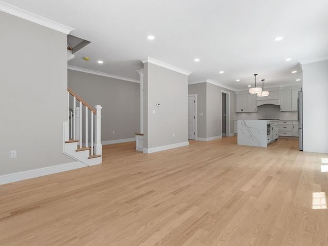 113 Warwick Avenue, Waltham, MA 02452