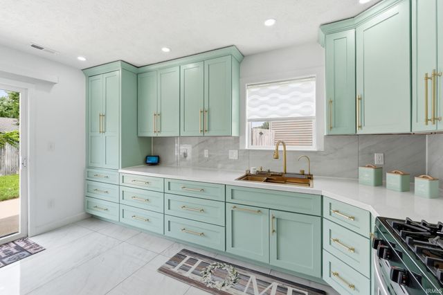 332 Plantation Way, Lafayette, IN 47909