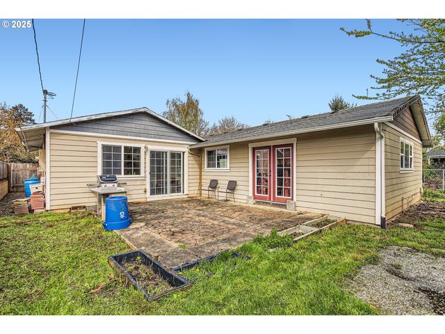 9042 N CHAUTAUQUA Pl, Portland, OR 97217