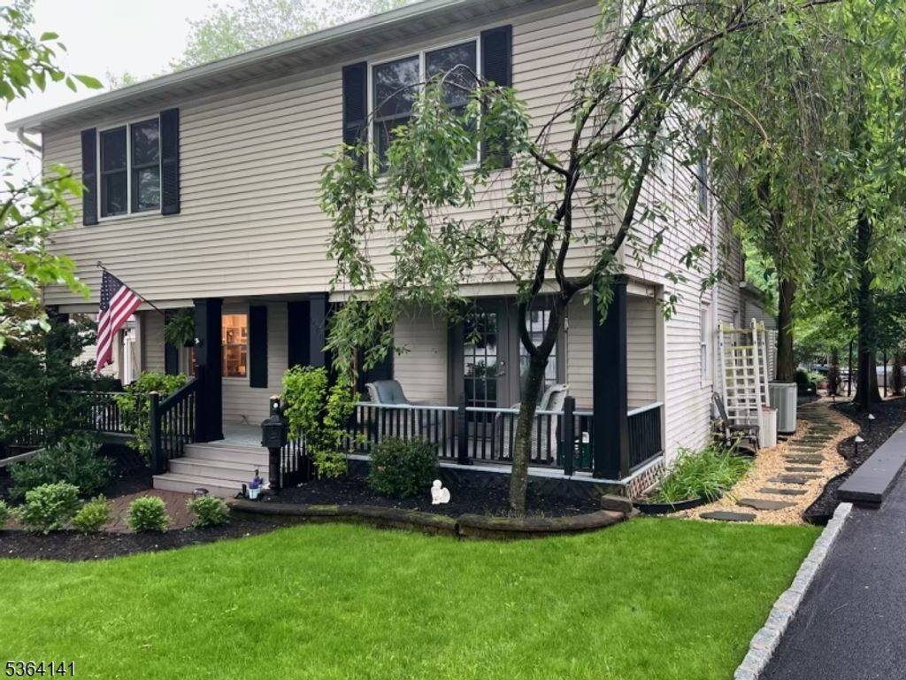 520 Albermarle St, Rahway City, NJ 07065