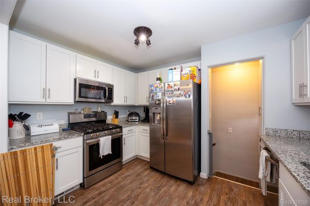 29454 Barton Street, Garden City, MI 48135