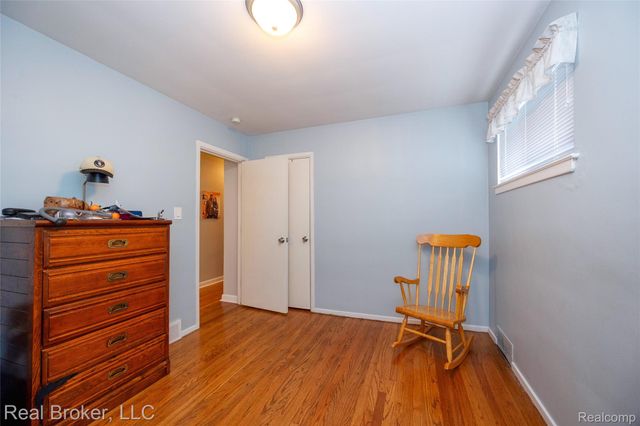 29454 Barton Street, Garden City, MI 48135