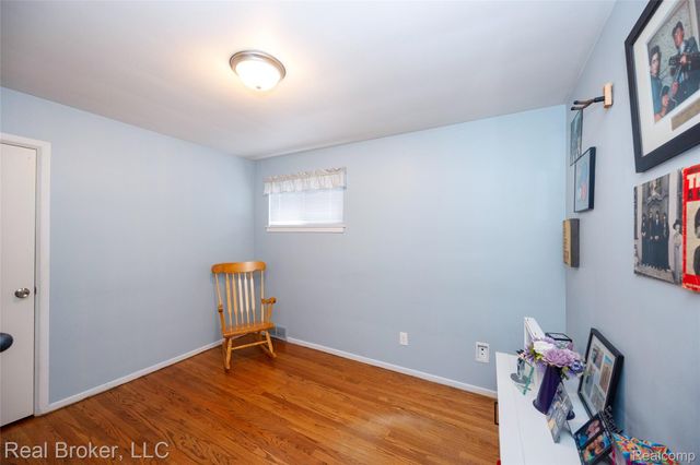 29454 Barton Street, Garden City, MI 48135