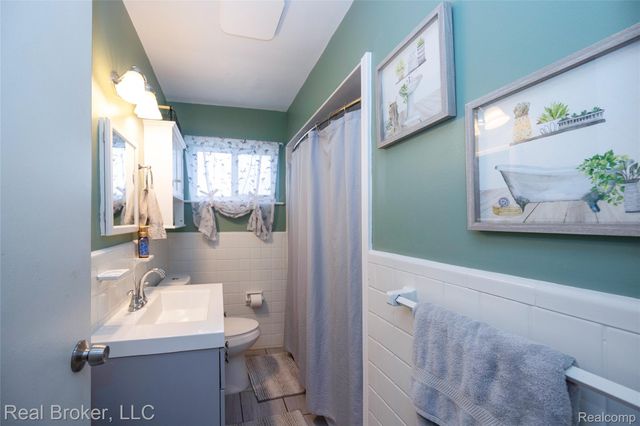 29454 Barton Street, Garden City, MI 48135