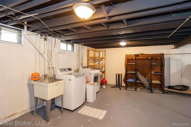 29454 Barton Street, Garden City, MI 48135