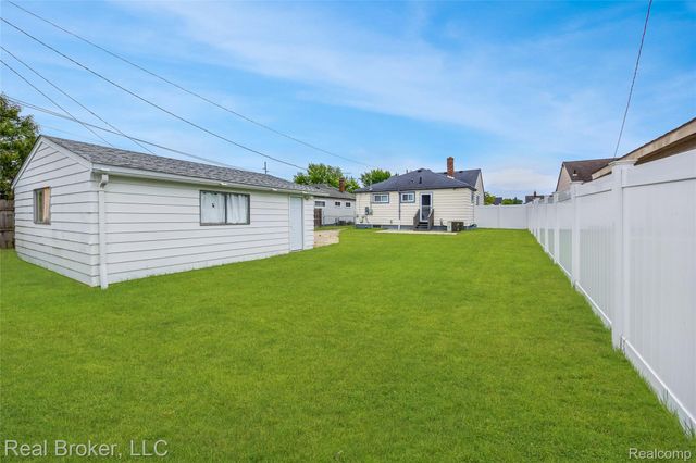 29454 Barton Street, Garden City, MI 48135