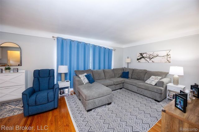 29454 Barton Street, Garden City, MI 48135