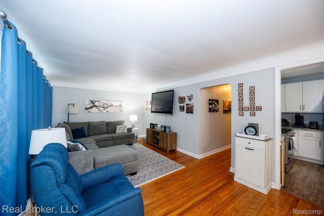 29454 Barton Street, Garden City, MI 48135