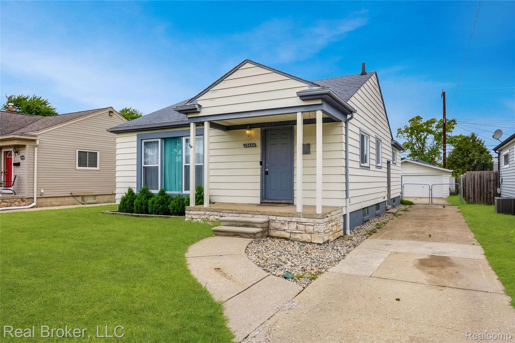 29454 Barton Street, Garden City, MI 48135