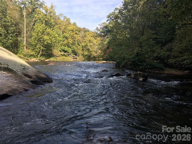 000 River Way, Spruce Pine, NC 28777