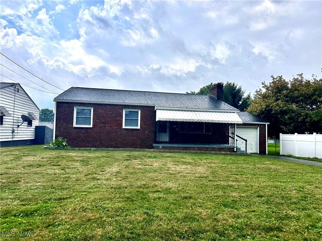 301 Park Drive, Campbell, OH 44405