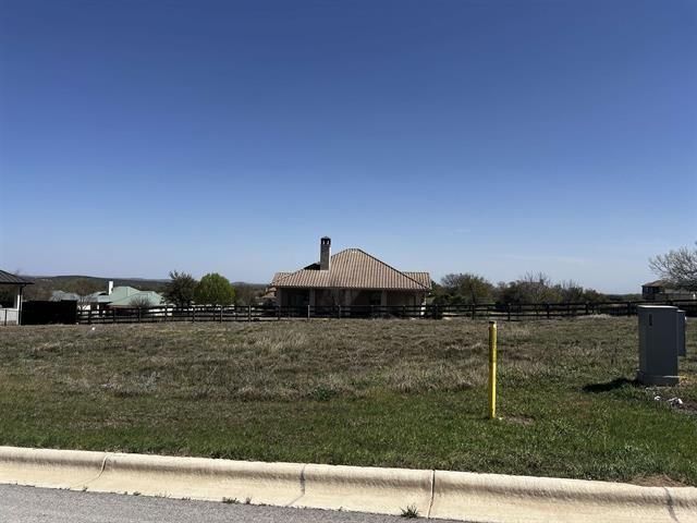 1832 Art Adams WAY, Spicewood, TX 78669