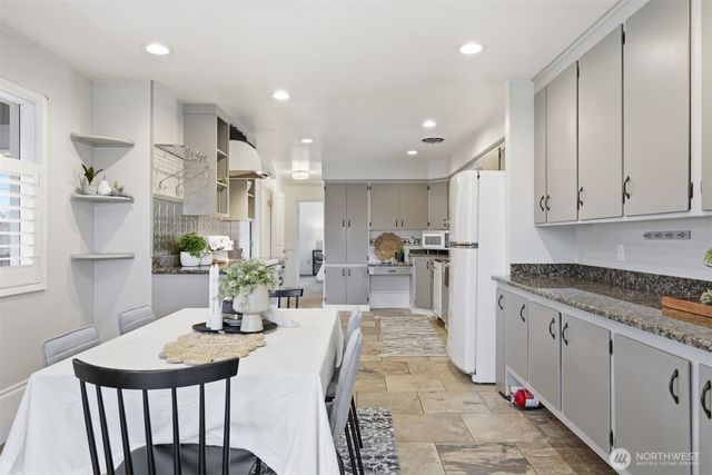 2950 Plymouth Drive, Bellingham, WA 98225