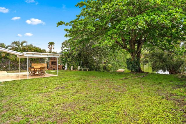 4030 E Gem Lake Drive, West Palm Beach, FL 33406