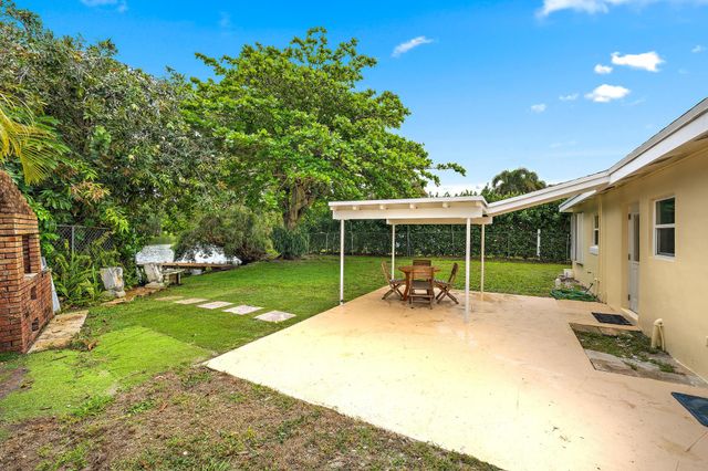 4030 E Gem Lake Drive, West Palm Beach, FL 33406