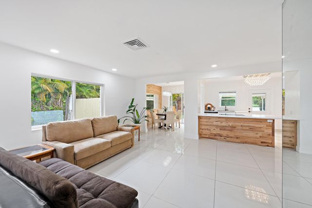 4030 E Gem Lake Drive, West Palm Beach, FL 33406