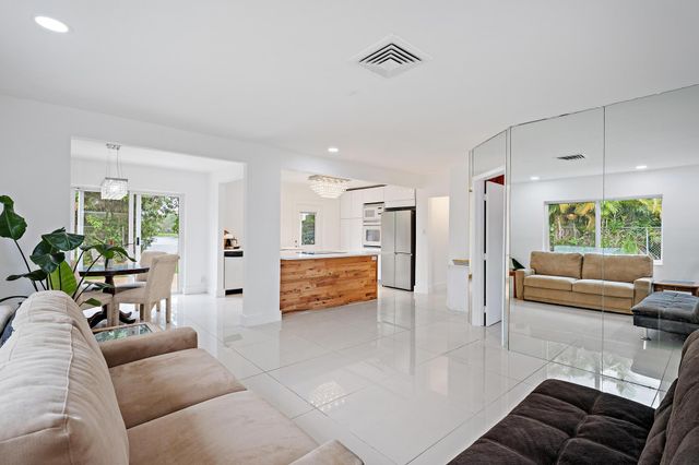 4030 E Gem Lake Drive, West Palm Beach, FL 33406