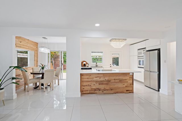 4030 E Gem Lake Drive, West Palm Beach, FL 33406