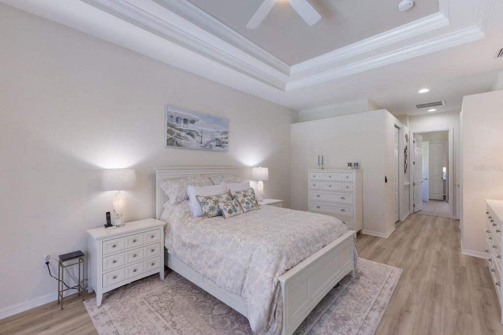 Image 13 of property listing at 12838 DAISY PLACE, Bradenton, FL 34212