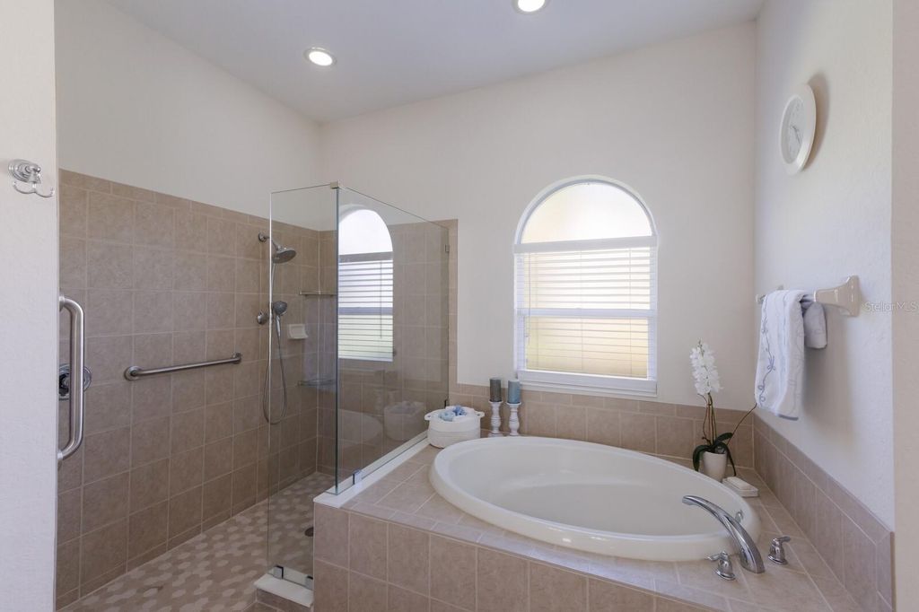 Image 14 of property listing at 12838 DAISY PLACE, Bradenton, FL 34212