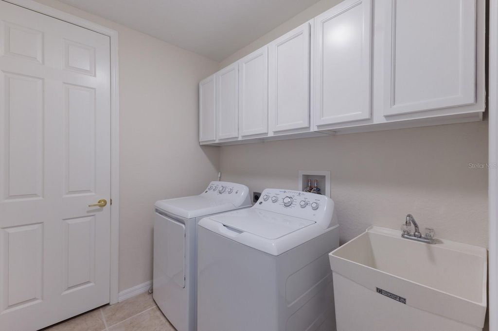 Image 36 of property listing at 12838 DAISY PLACE, Bradenton, FL 34212