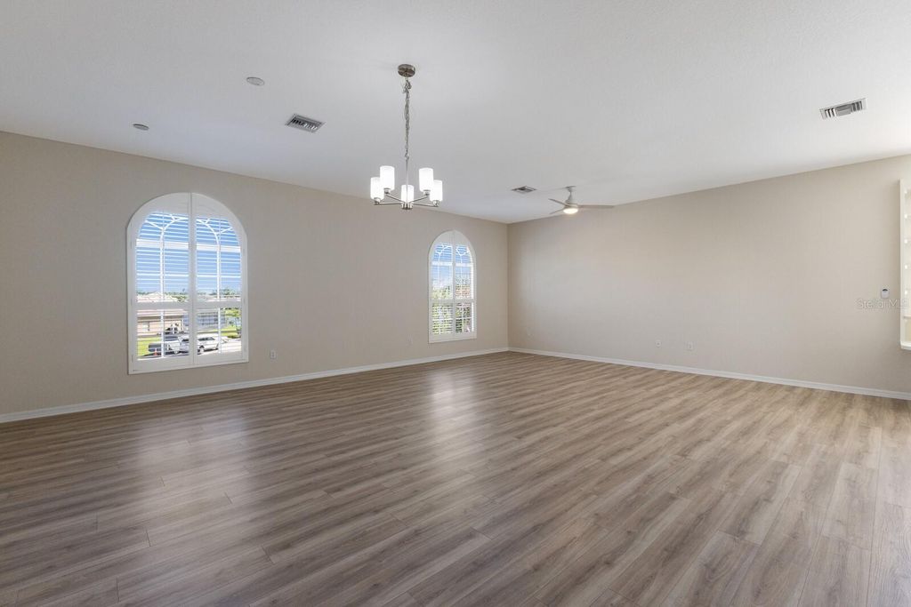 Image 37 of property listing at 12838 DAISY PLACE, Bradenton, FL 34212