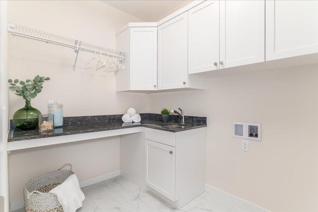 2225 Sharon Lane, Hudson, WI 54016