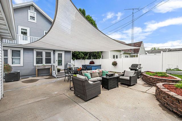 609 Oneida Street, Beaver Dam, WI 53916