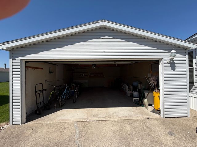 16 Oriole Lane, Beecher, IL 60401