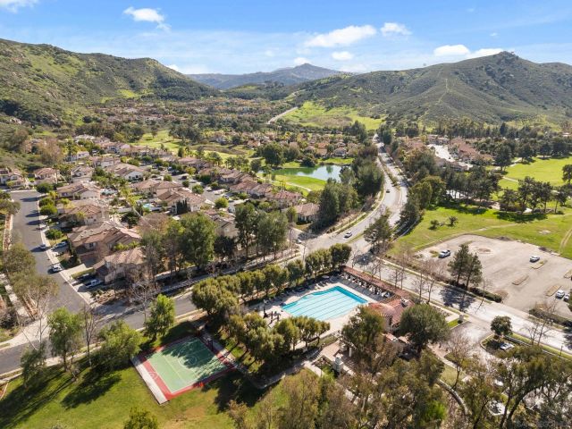 3133 Amberwood Ln, Escondido, CA 92027