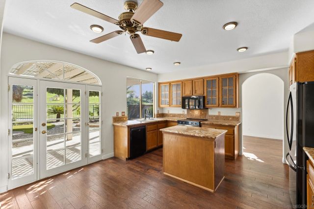 3133 Amberwood Ln, Escondido, CA 92027