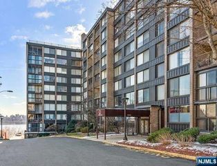 9060 Palisade Avenue 811, North Bergen, NJ 07047