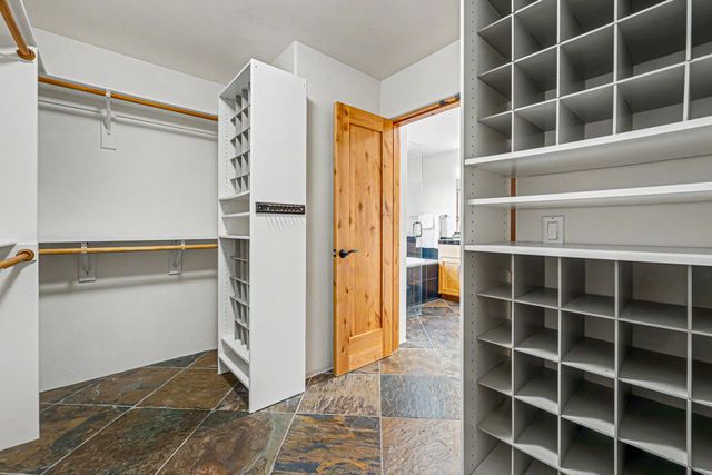 8 W Via Plaza Nueva, Santa Fe, NM 87507