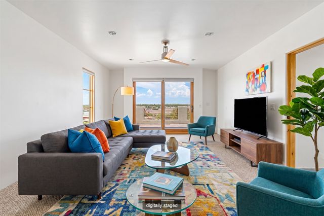 8 W Via Plaza Nueva, Santa Fe, NM 87507
