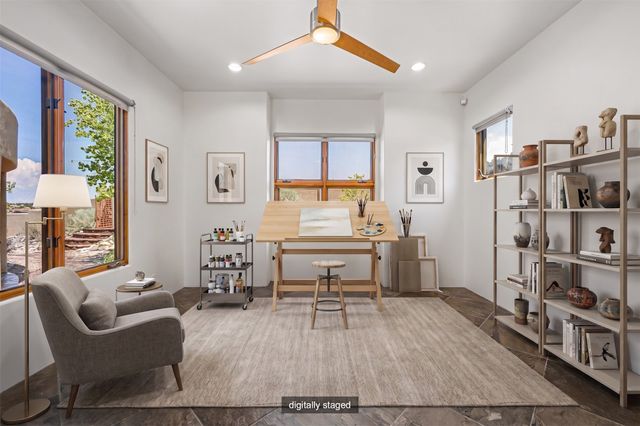 8 W Via Plaza Nueva, Santa Fe, NM 87507