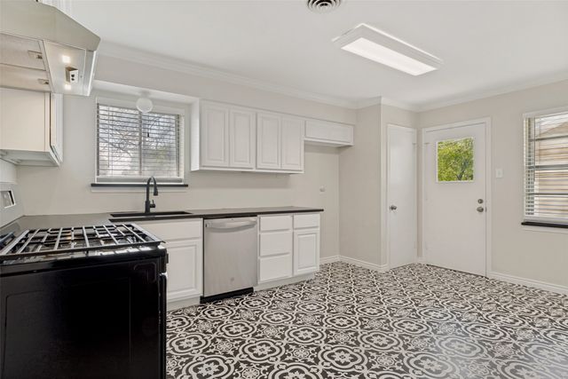 710 Morris Drive, Garland, TX 75040