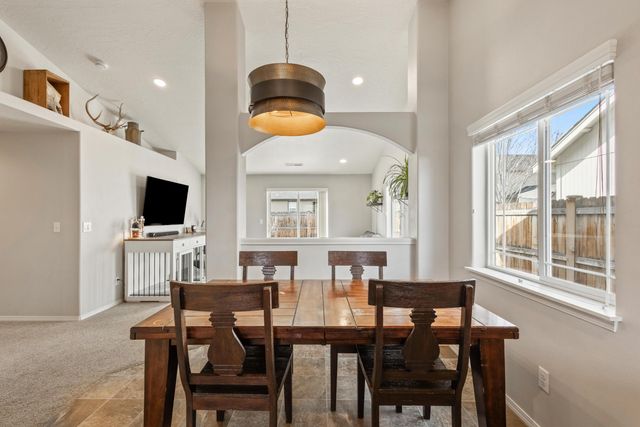 3174 SW Cascade Avenue, Redmond, OR 97756