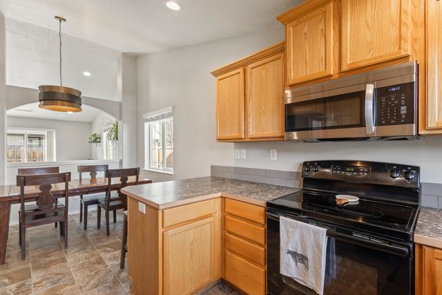 3174 SW Cascade Avenue, Redmond, OR 97756