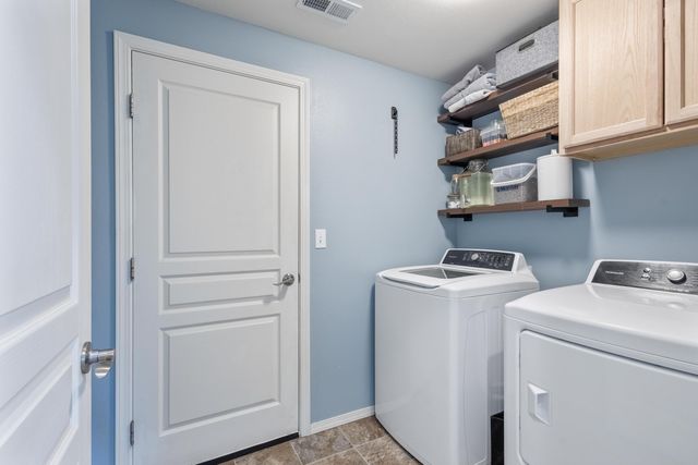 3174 SW Cascade Avenue, Redmond, OR 97756